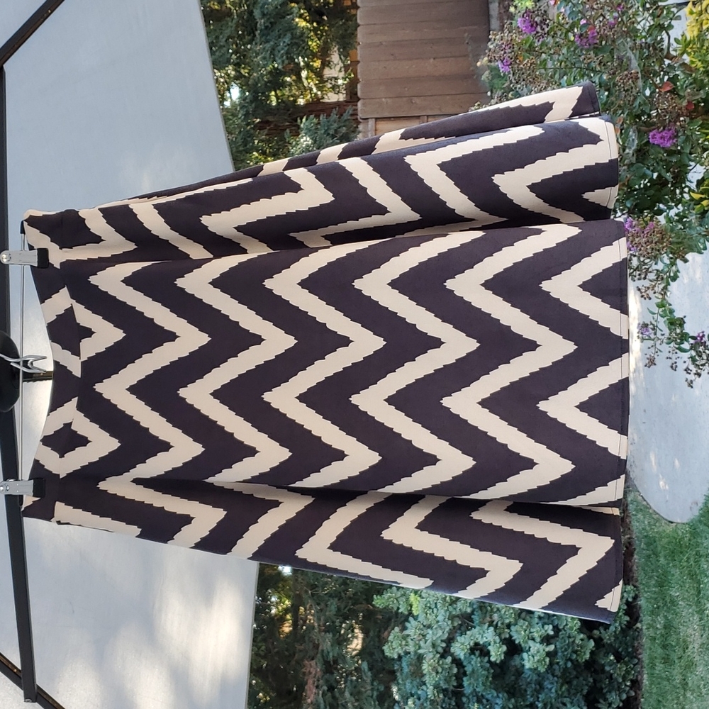 Molly Bracken Grey and White zig zag skirt